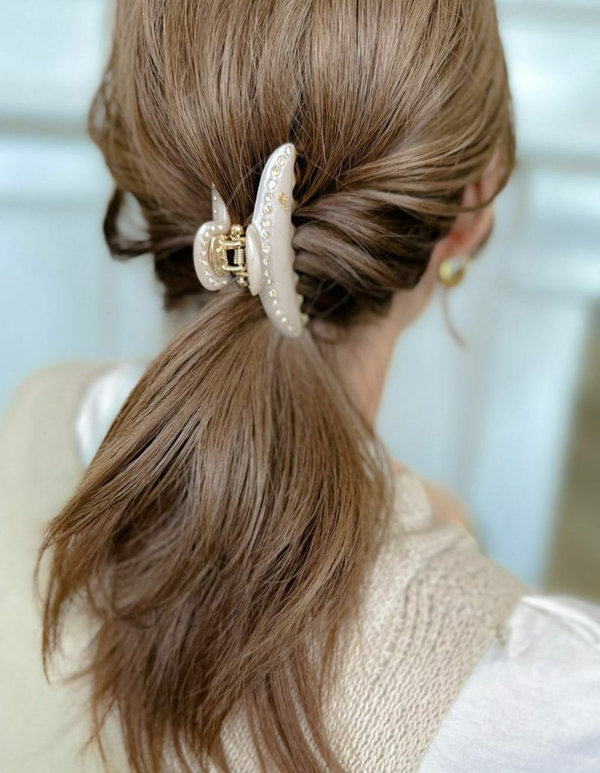 ビジネスシーンにぴったりなデザインヘアクリップ5選 | acca（アッカ