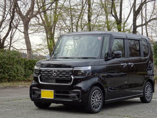 三菱の新型デリカミニに「ホンダN-BOX純正14インチスタッドレスタイヤ