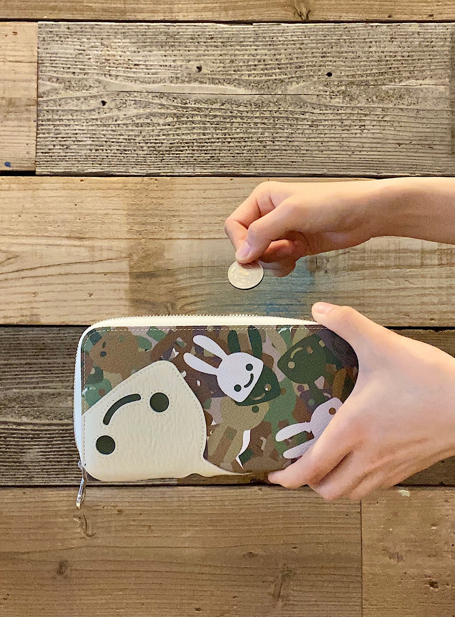 ウサギ迷彩ロングウォレット｜ウサギがいる｜CUNE ONLINE STORE