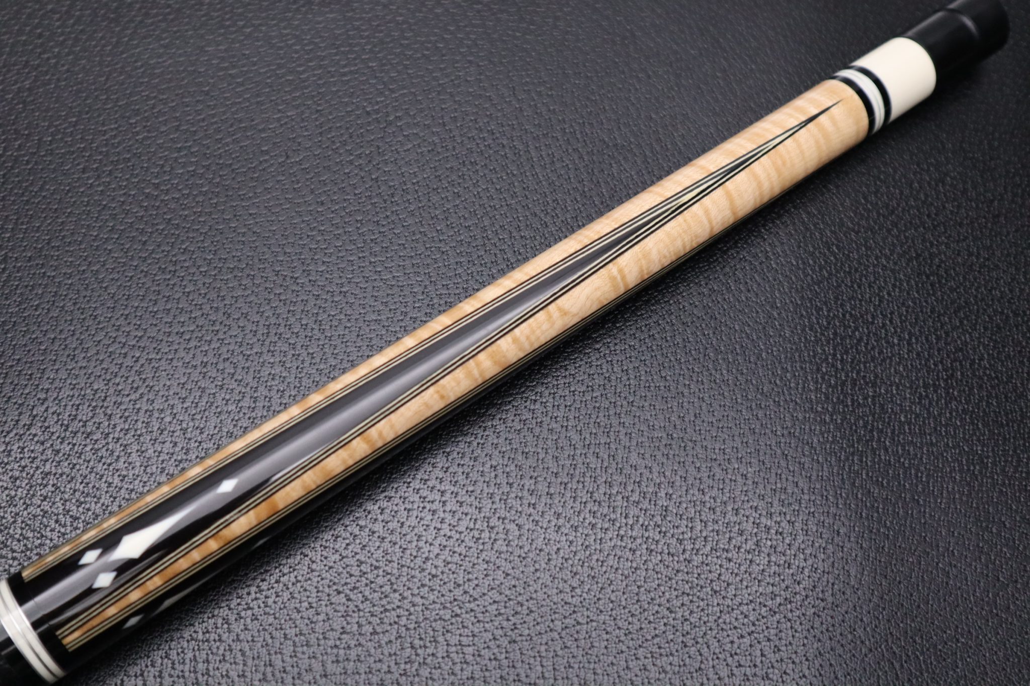 LAMBROS | カスタムキュー｜イリス