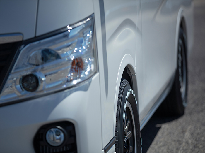 NV350 キャラバン専用 ESSEX リーガルフェンダー(車検対応) を販売中