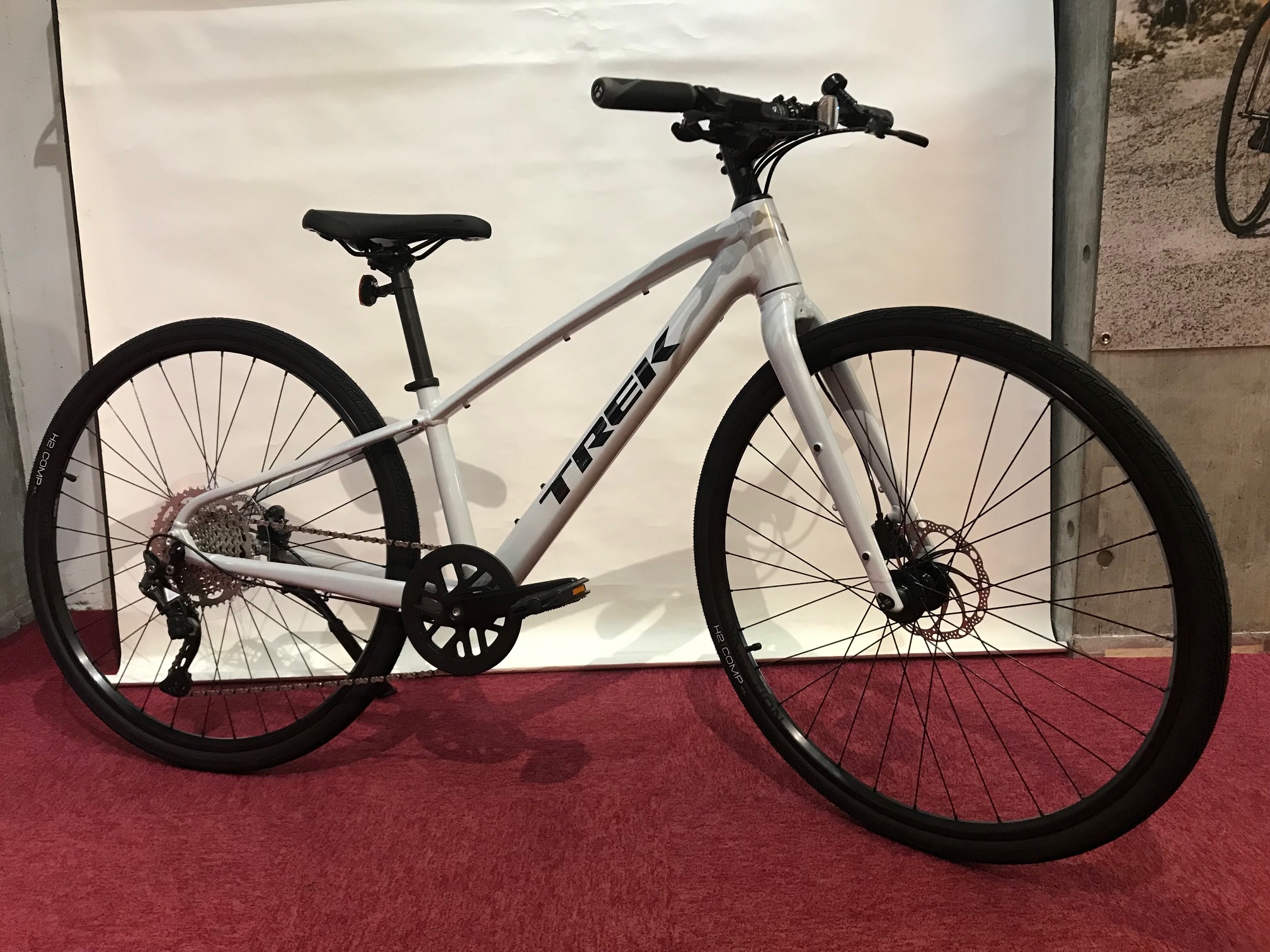 おすぎ】TREK クロスバイク FX2 Mサイズ おすぎ】TREK クロスバイク