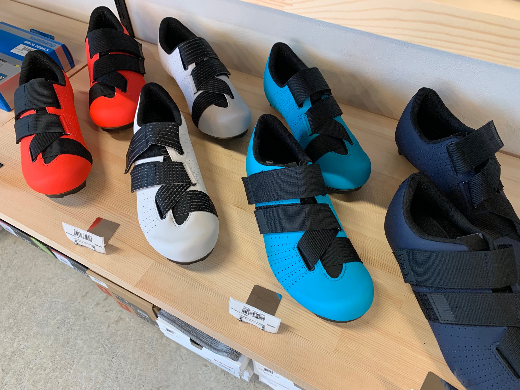 fi'zi:k(フィジーク)シューズ「試着取寄せサービス」できる特約店です