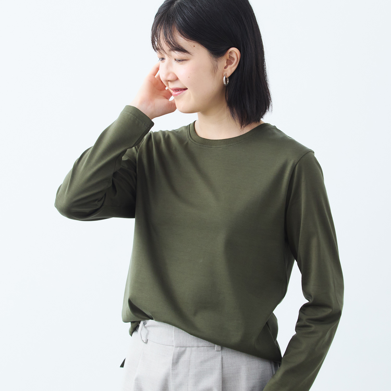 新色&新サイズ】シルクのような光沢感の長袖カットソー | Factelier