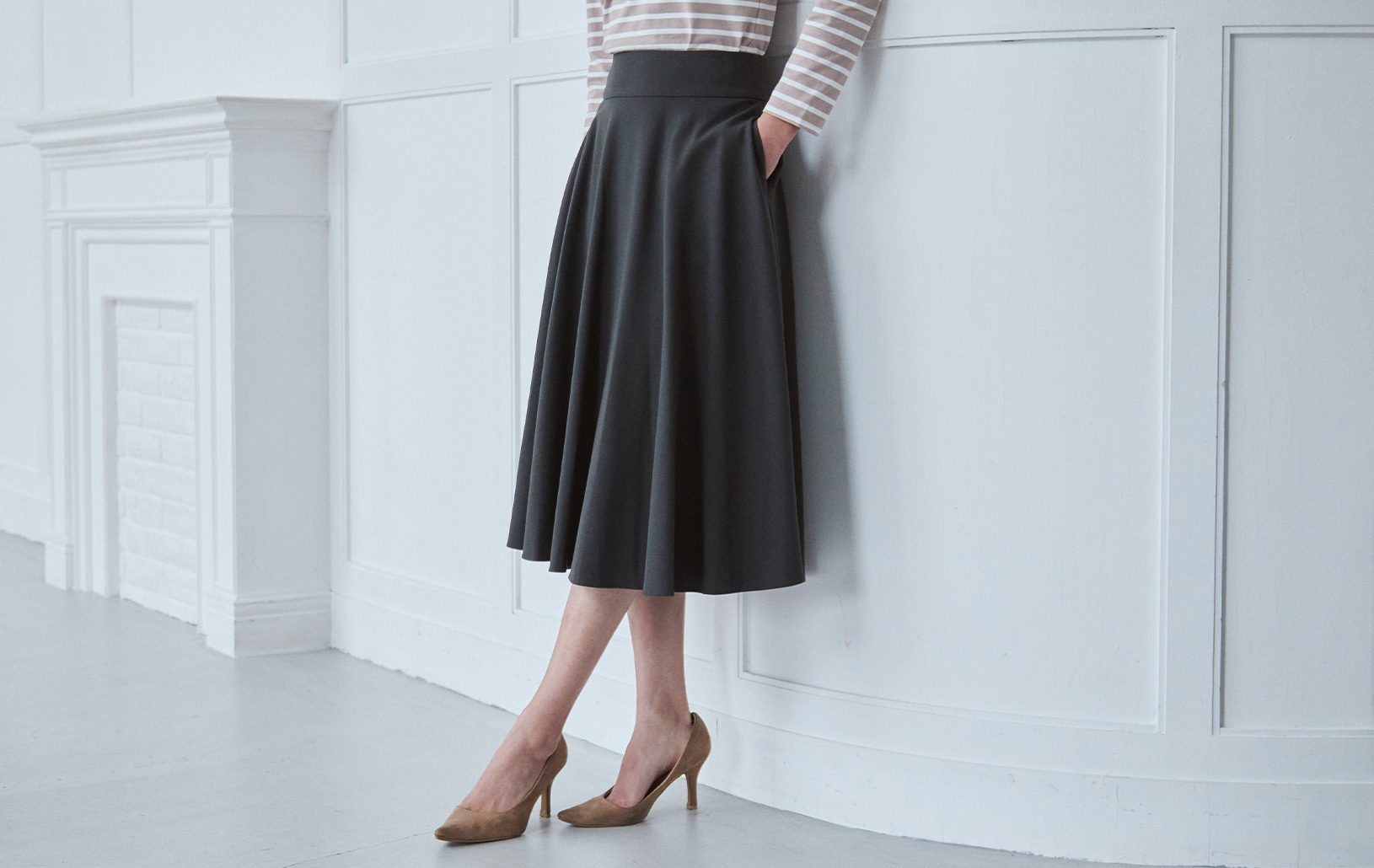 プラダ スカート フレア ラムレザー コーデの主役に！上質な質感が魅力