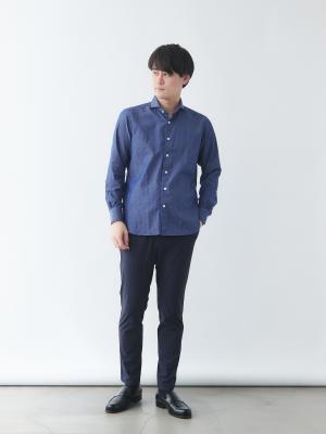 スマートシルエットの超軽量ストレッチパンツ/スリムフィット/ネイビー