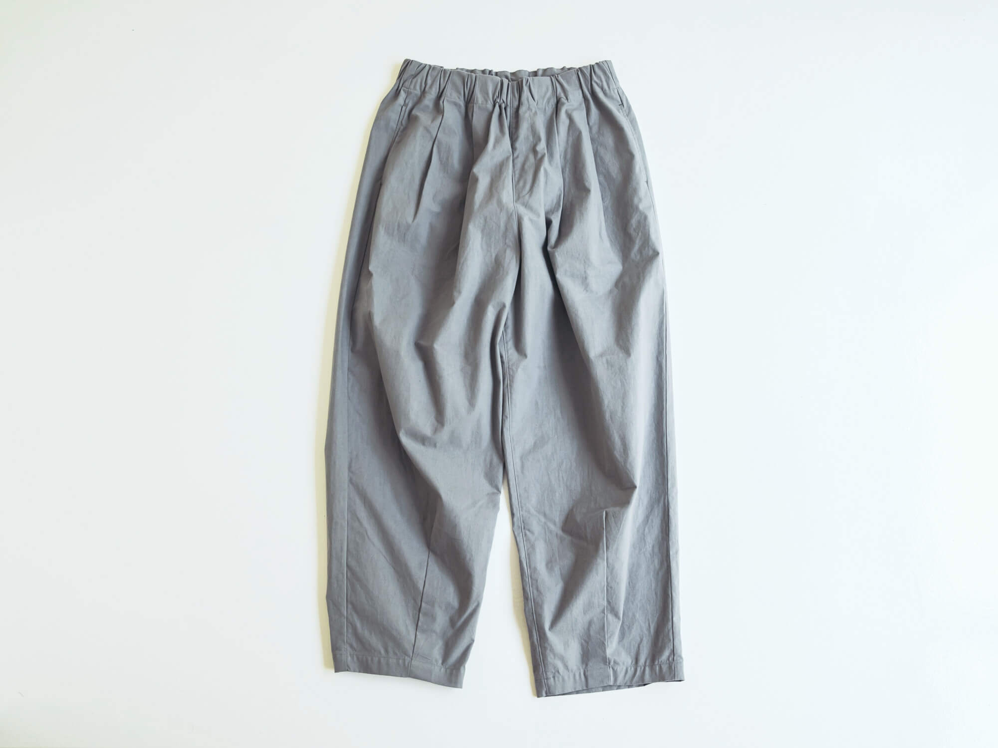バフクロス／ワイドパンツ 504／ライトグレー（ユニセックス）／HUIS