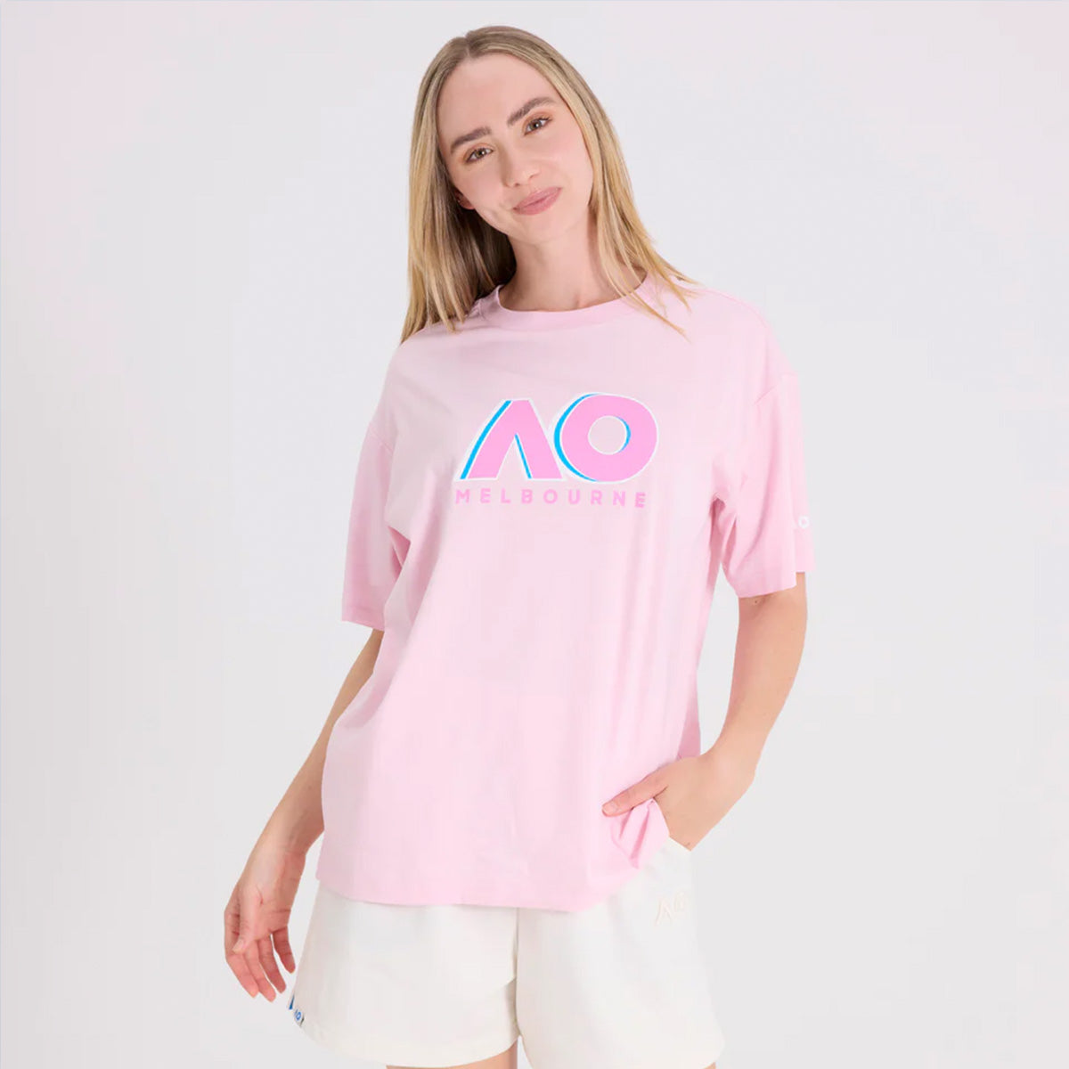 全豪オープンテニス】AO立体ロゴ Tシャツ | WOWOW百貨店