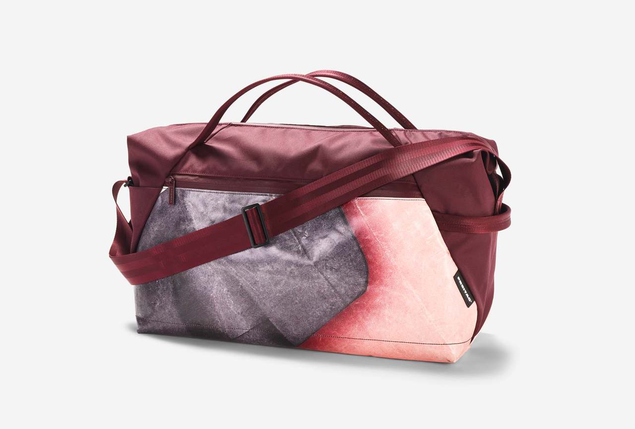 FREITAG Turns Old Truck Tarps into the F660 JIMMY Sports Bag