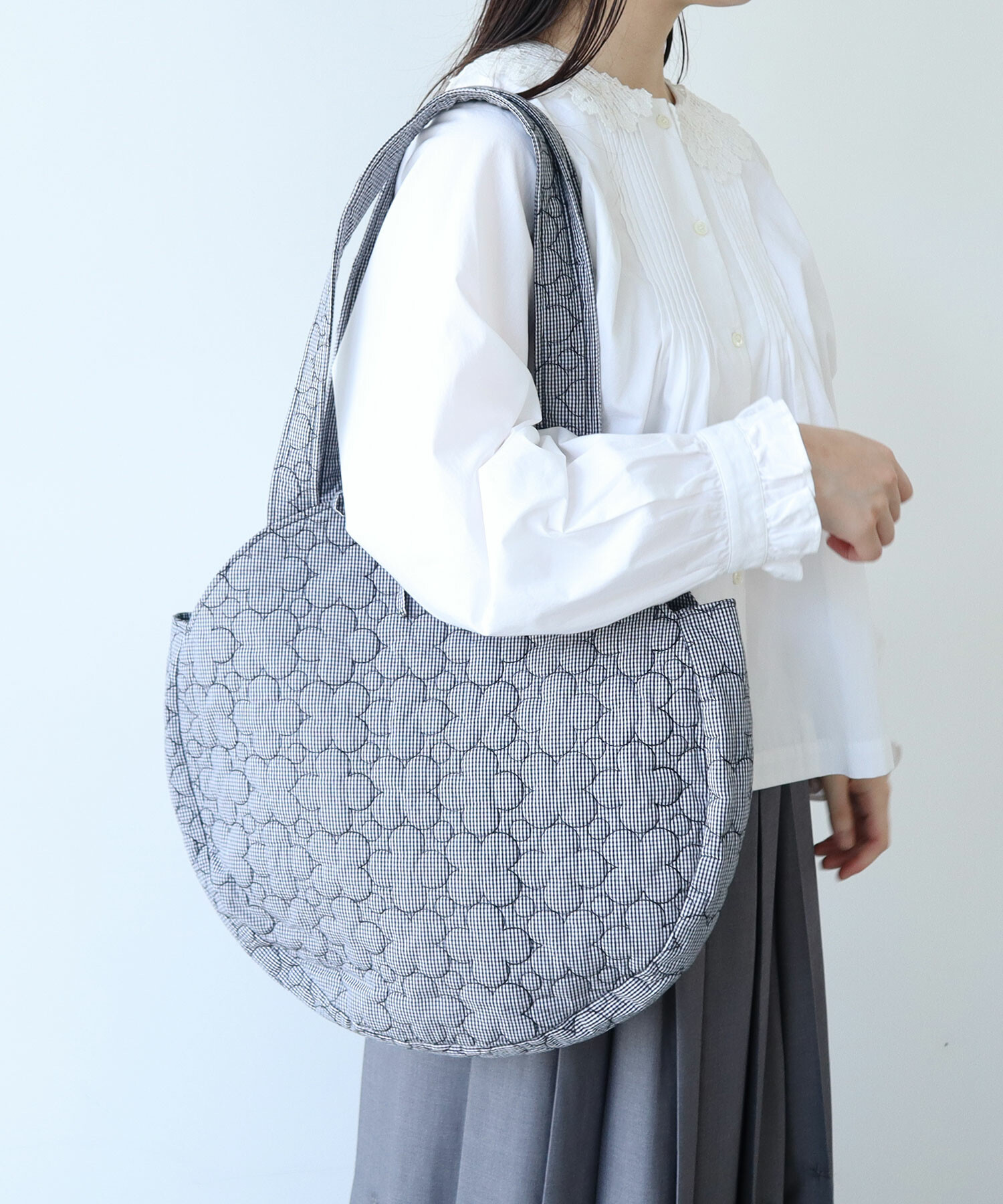 AMBIDEX Store 〇はなとまるキルティング まるバッグ(F シロ): bulle