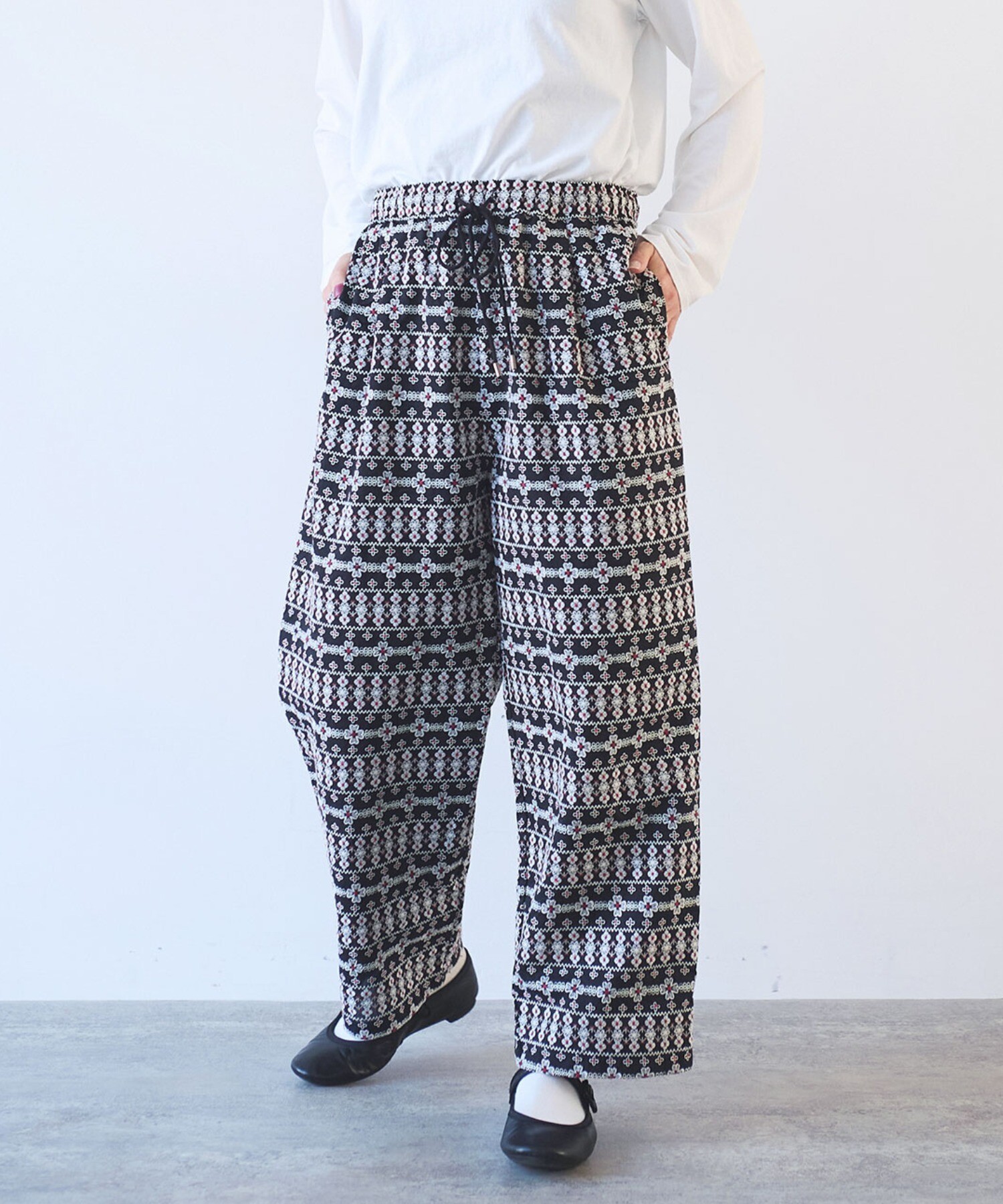 AMBIDEX Store ○○総刺繍 relax パンツ(F マルチ): yuni