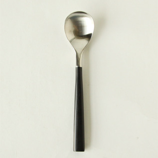 黒柄 デザートスプーン／柳宗理 （やなぎそうり）｜愛着を持ってずっと