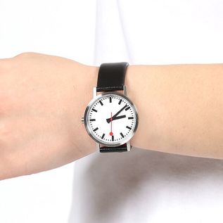 腕時計 クラシックピュア／MONDAINE（モンディーン）｜愛着を持って