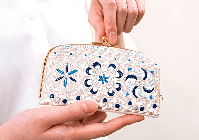 春に向けて「張る財布」を新調。心奪われる華やかな柄を揃えた「文庫屋