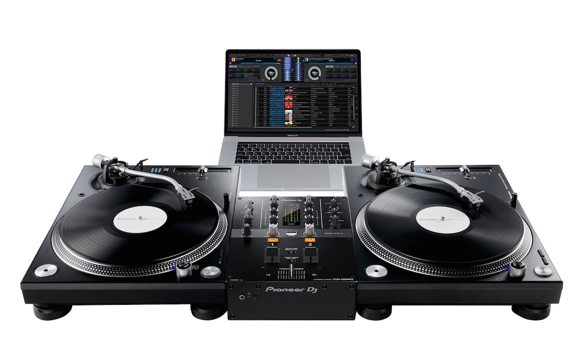 iFLYER: Pioneer DJ、スクラッチに適したシンプルでベーシックな2ch DJ