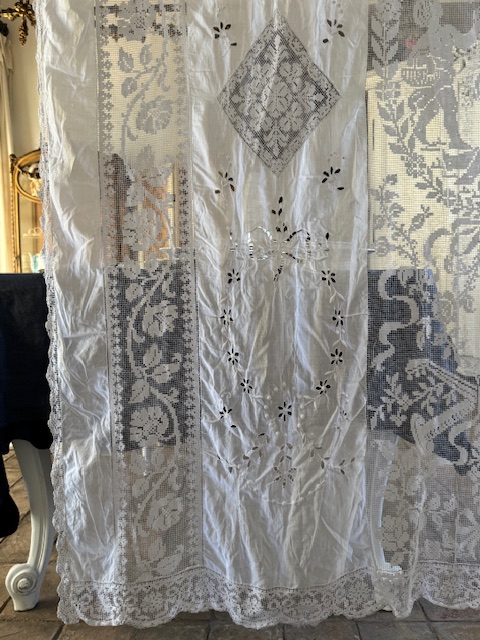 極めて美しいカーテン | フランスアンティークショップディフェランス