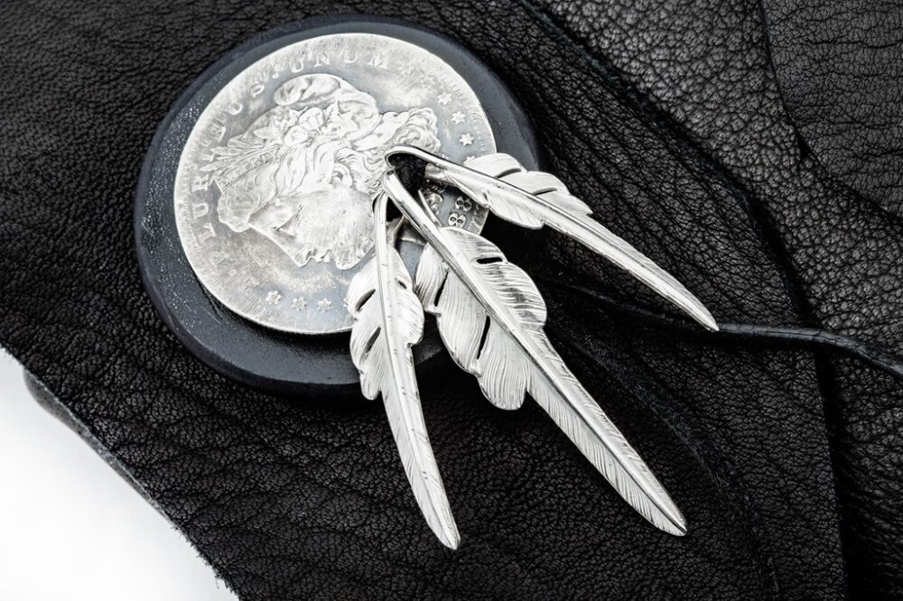 ラリースミス」が作るネイティブアメリカンのディアスキンバッグ