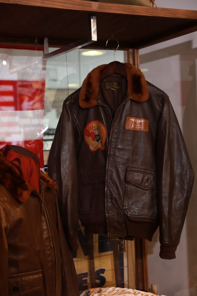 バズリクソンズが教えてくれる、USAAFとUSN革ジャンの進化論。 | Dig