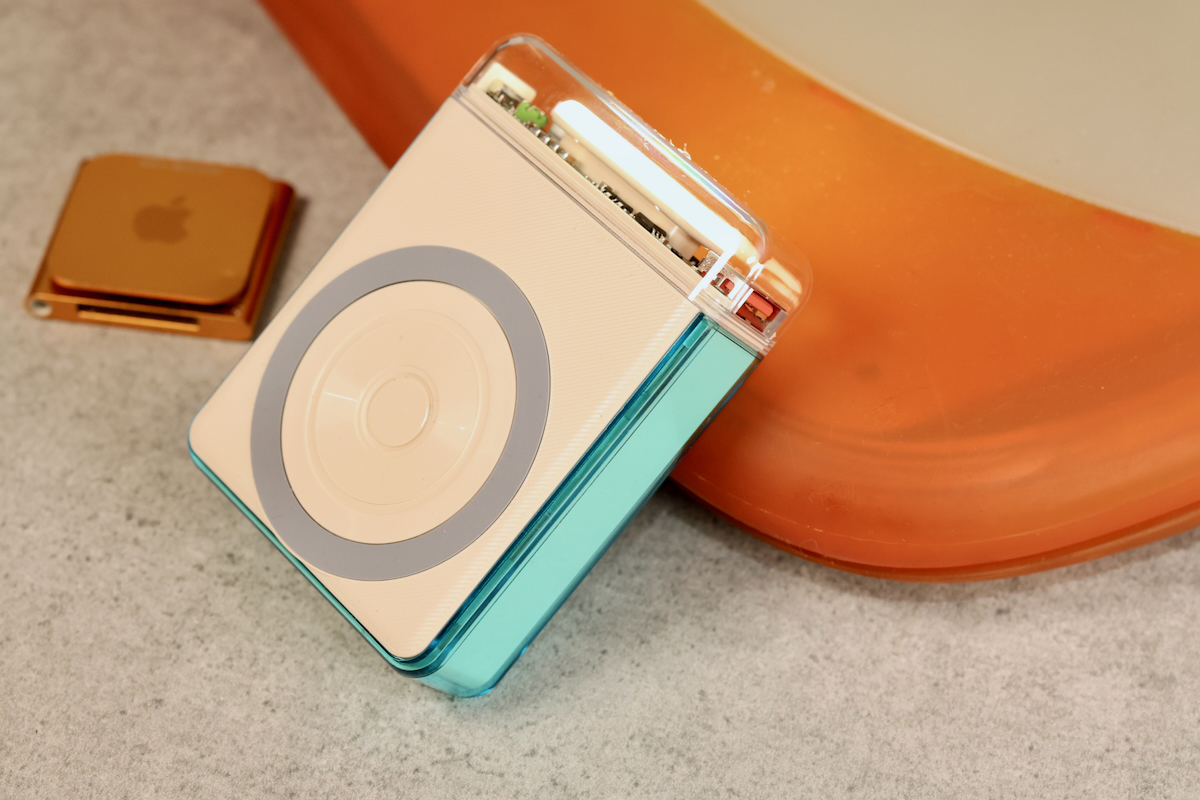 平成レトロ感あふれる、アレっぽいバッテリーがクラファンに登場 | Dig