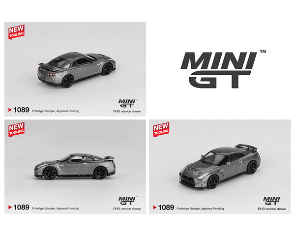 mini-gt-nissan-gt-r-r35-crs-