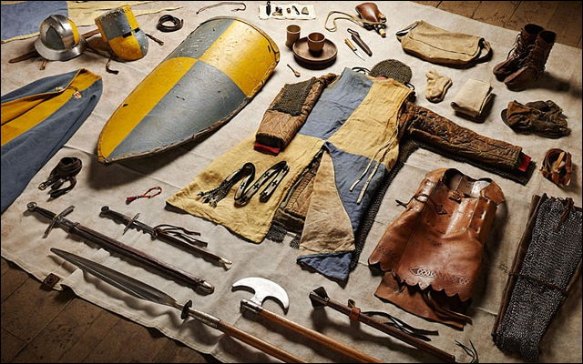 1066年から2014年まで約10世紀分のイギリス軍兵士の戦闘装備をずらっと