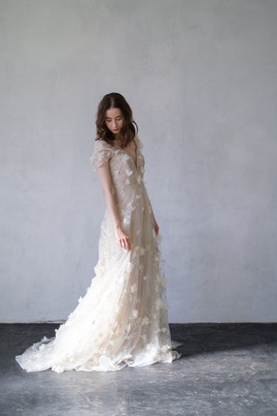 フラワーレース バックVドレス（W245）