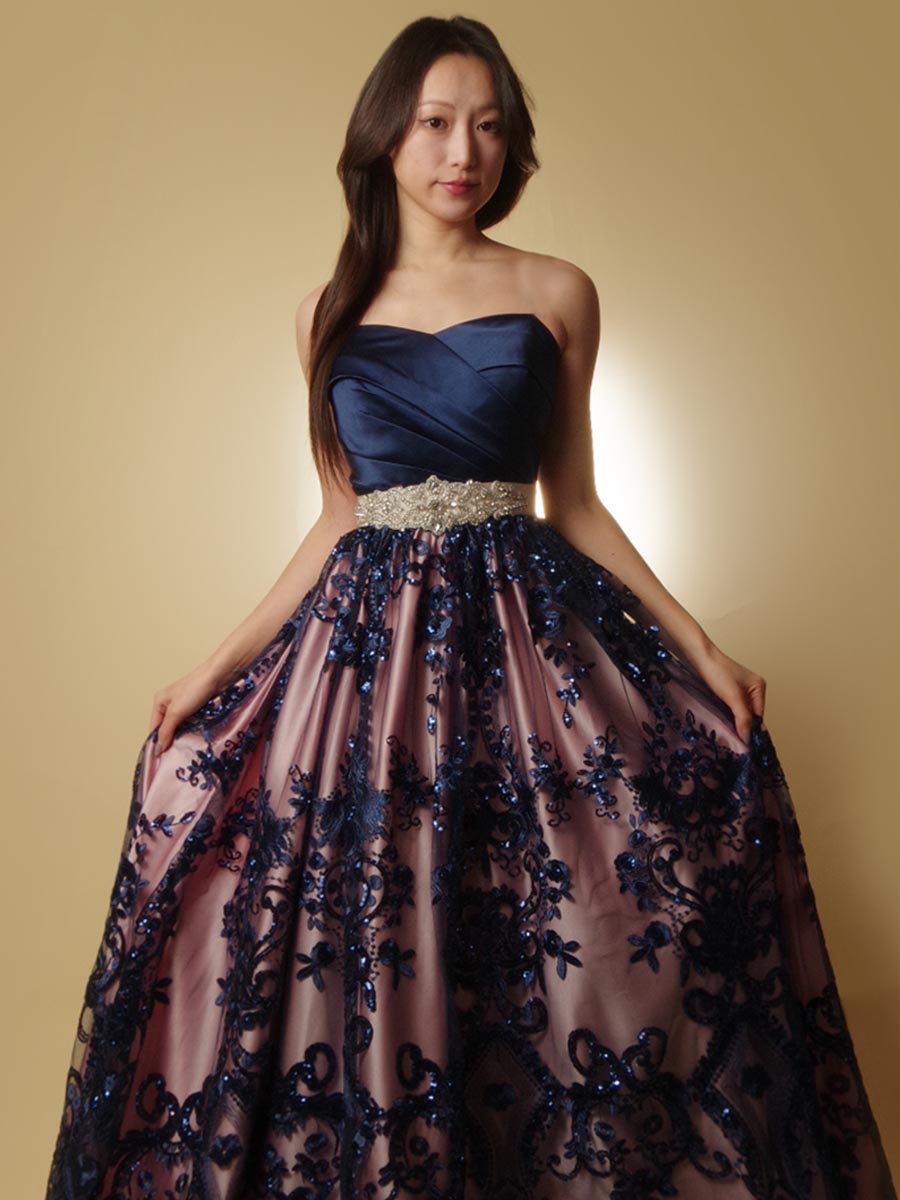 ネイビースパンコール×ピンクサテンのキュートさとカッコよさを