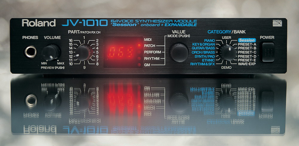 1999-06-rolandjv1010-1-