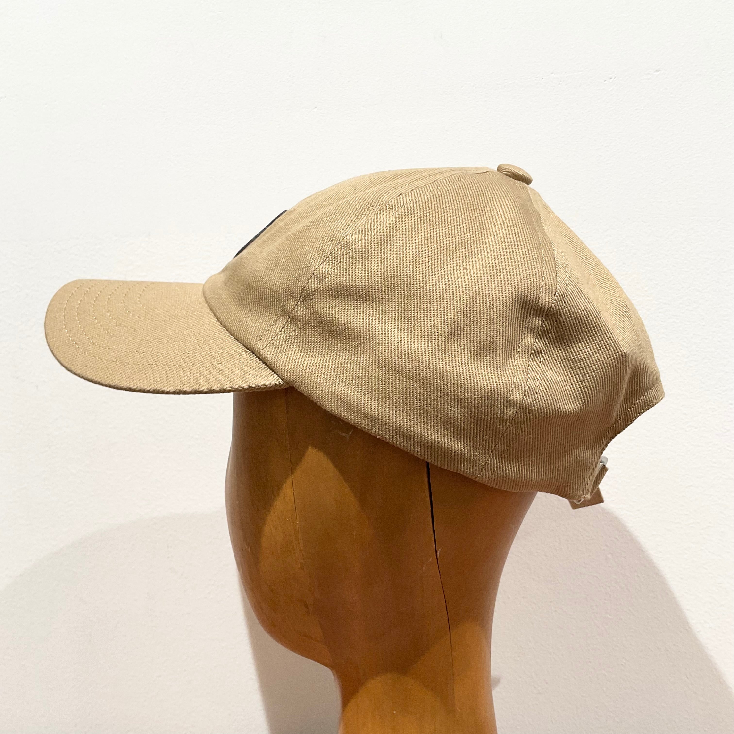 MAISON KITSUNE/メゾンキツネ フォックスヘッド 6P キャップ