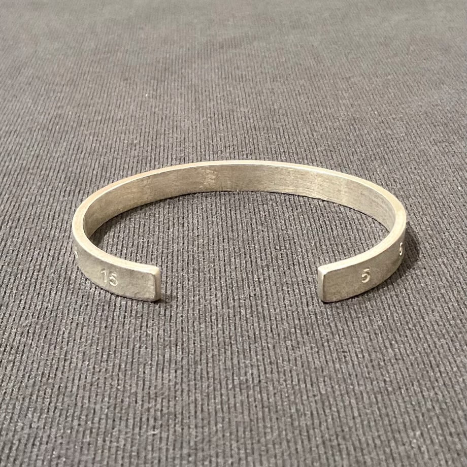MAISON MARGIELA/メゾンマルジェラ ナンバリングカフブレスレット