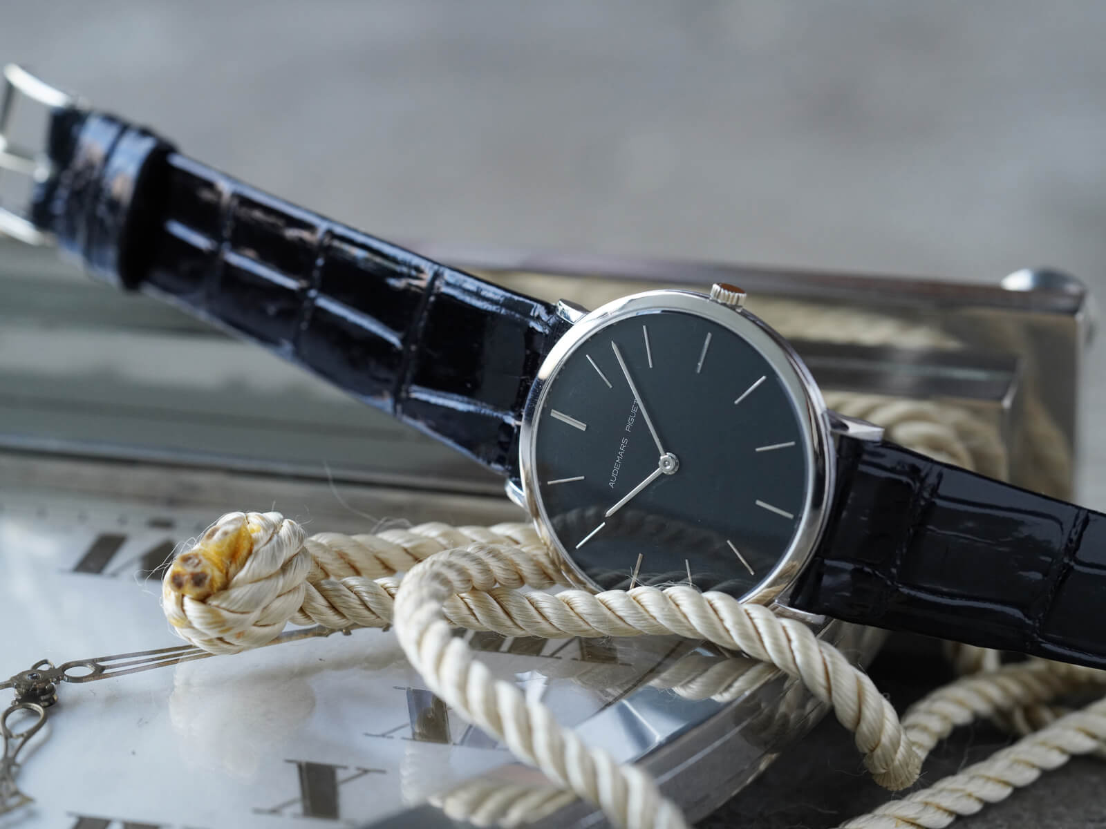 オーデマピゲ/エクストラフラット/ラウンドケース/マットブラック