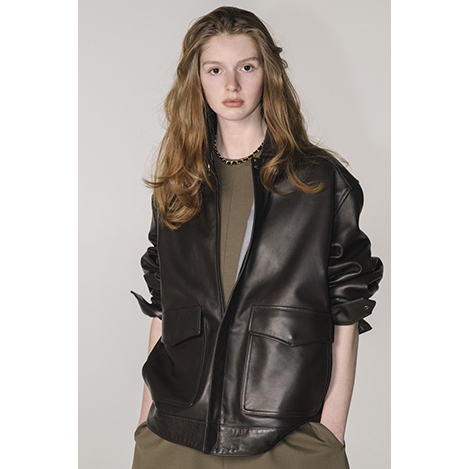 sisii/シシ｜スタイリスト・大草直子さんとのコラボジャケットが登場