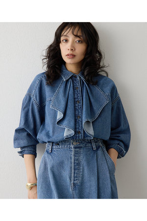 Whim Gazette(ウィム ガゼット)｜フリルデニムブラウス/ブルー の通販