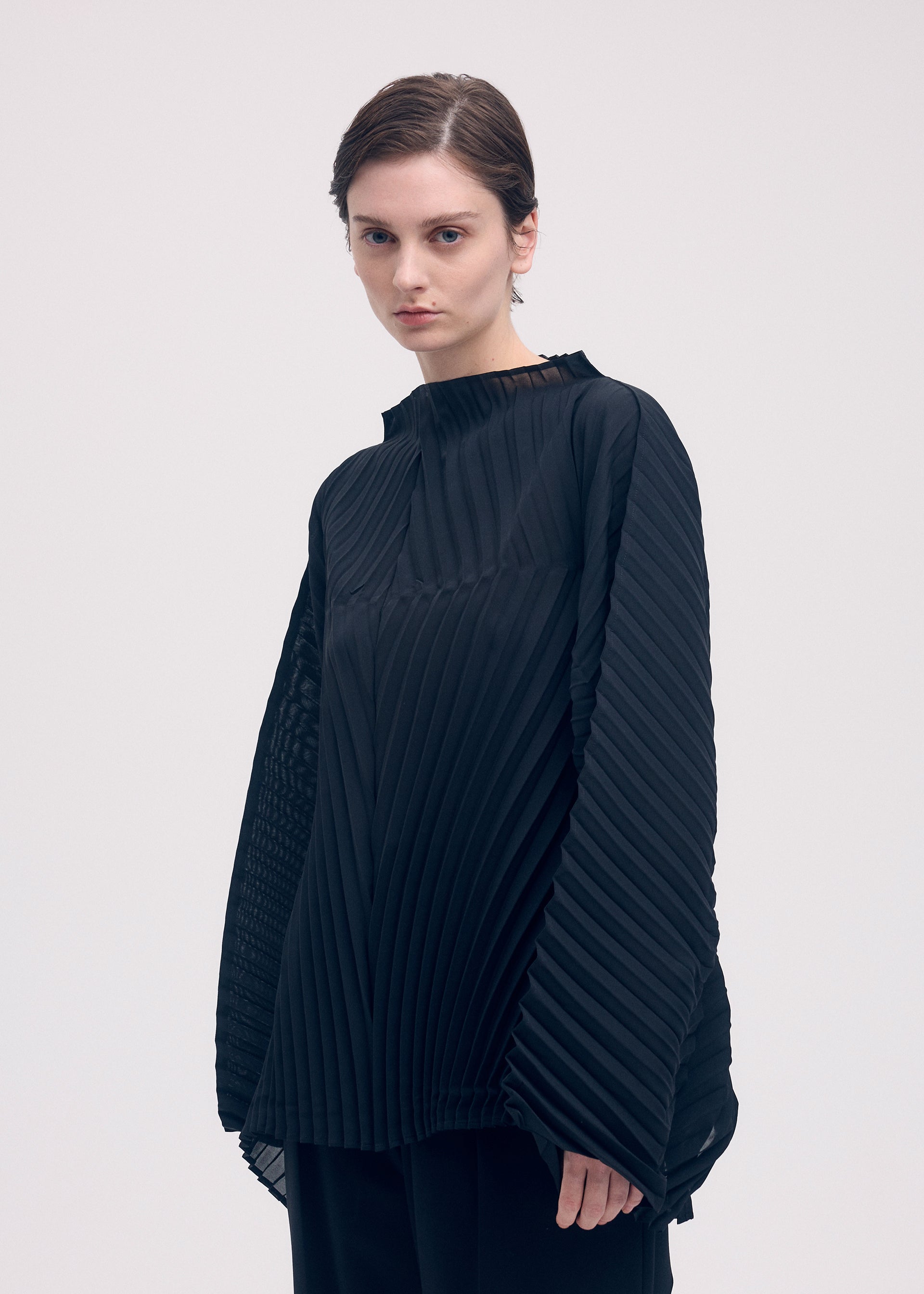 WAVE PLEATS Top Dark Brown – ISSEY MIYAKE EU