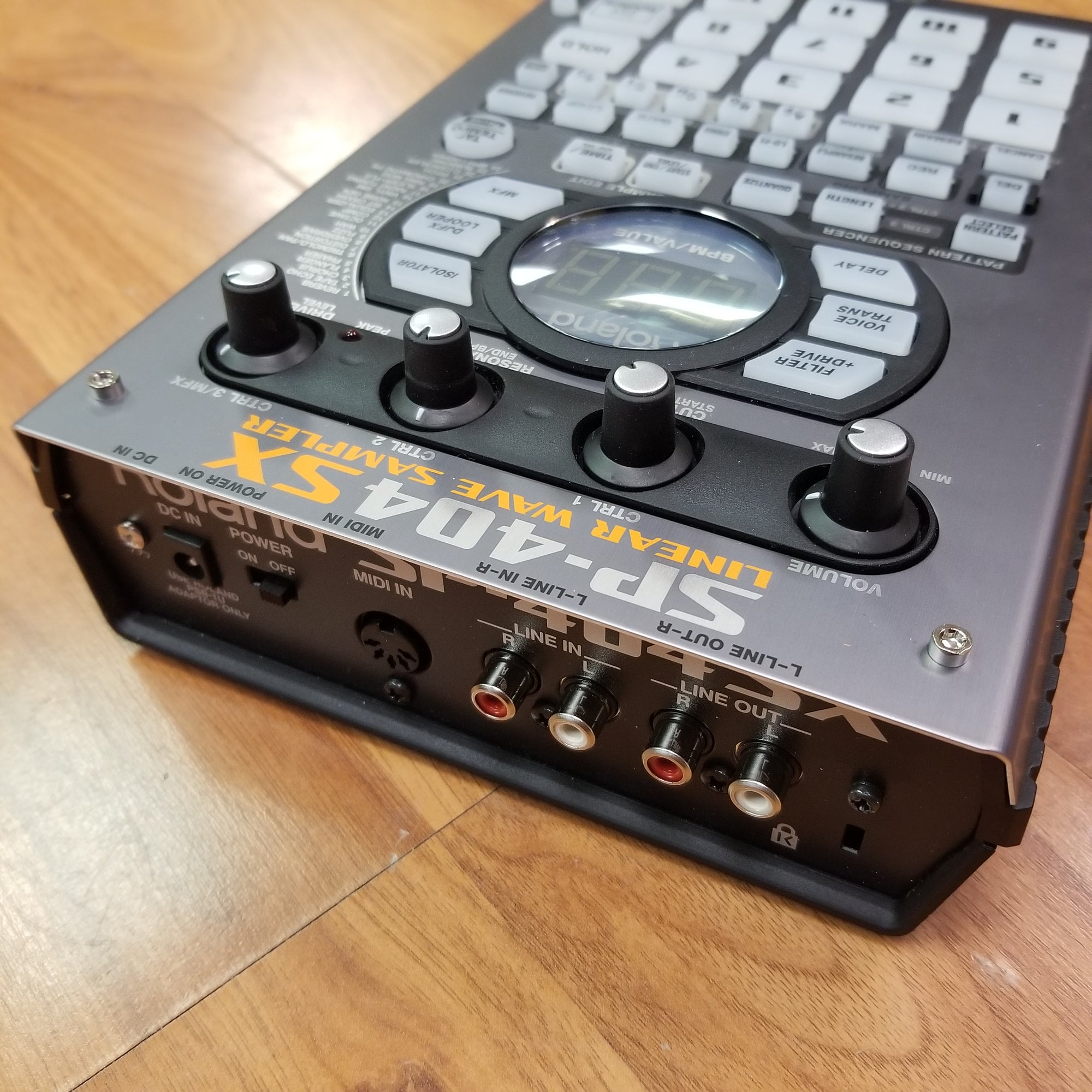 Roland SP 404 SX Linear Wave Sampler - Evolution Music