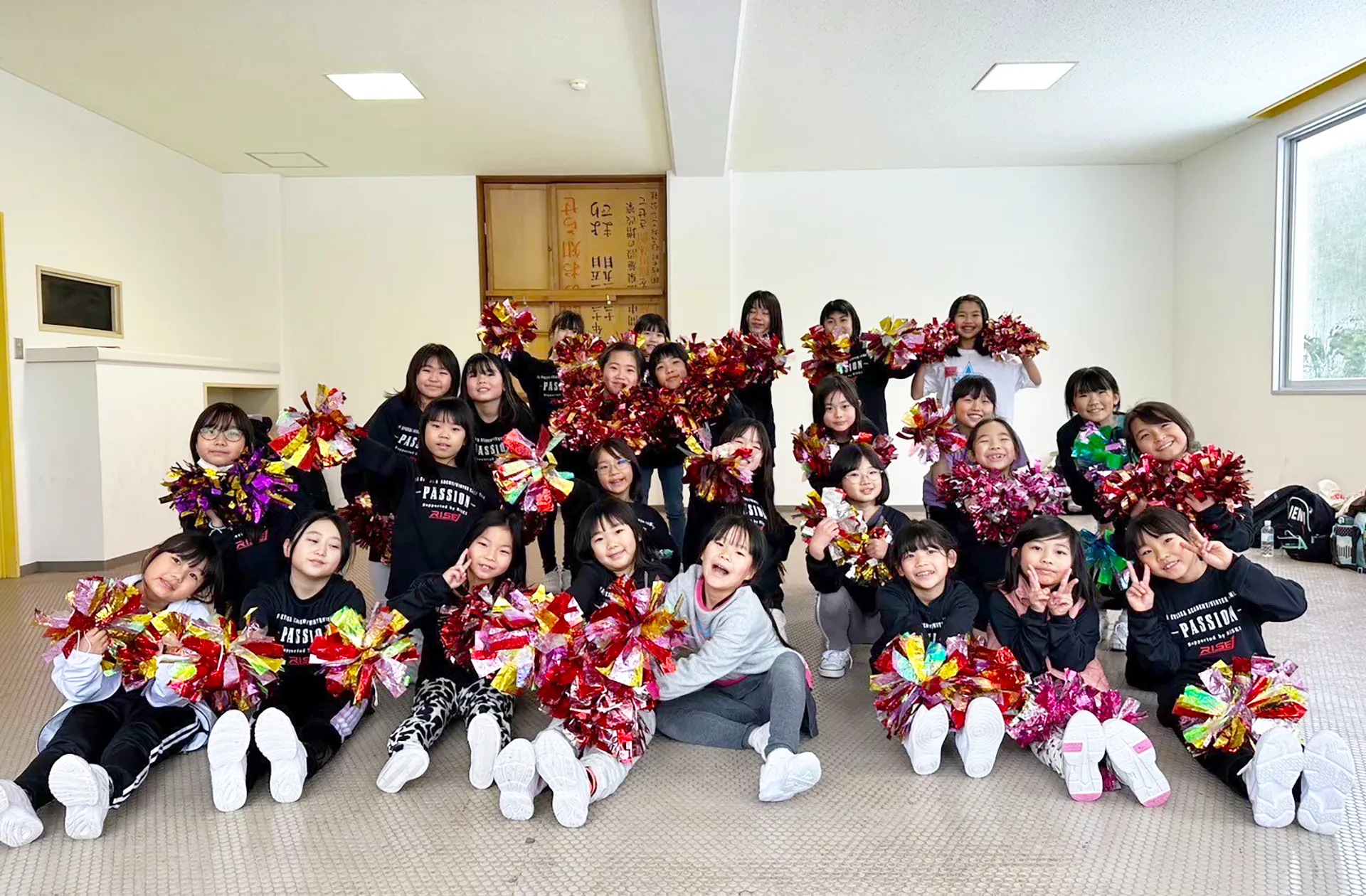 チアダンススクールのご案内 - 大阪エヴェッサ アカデミー