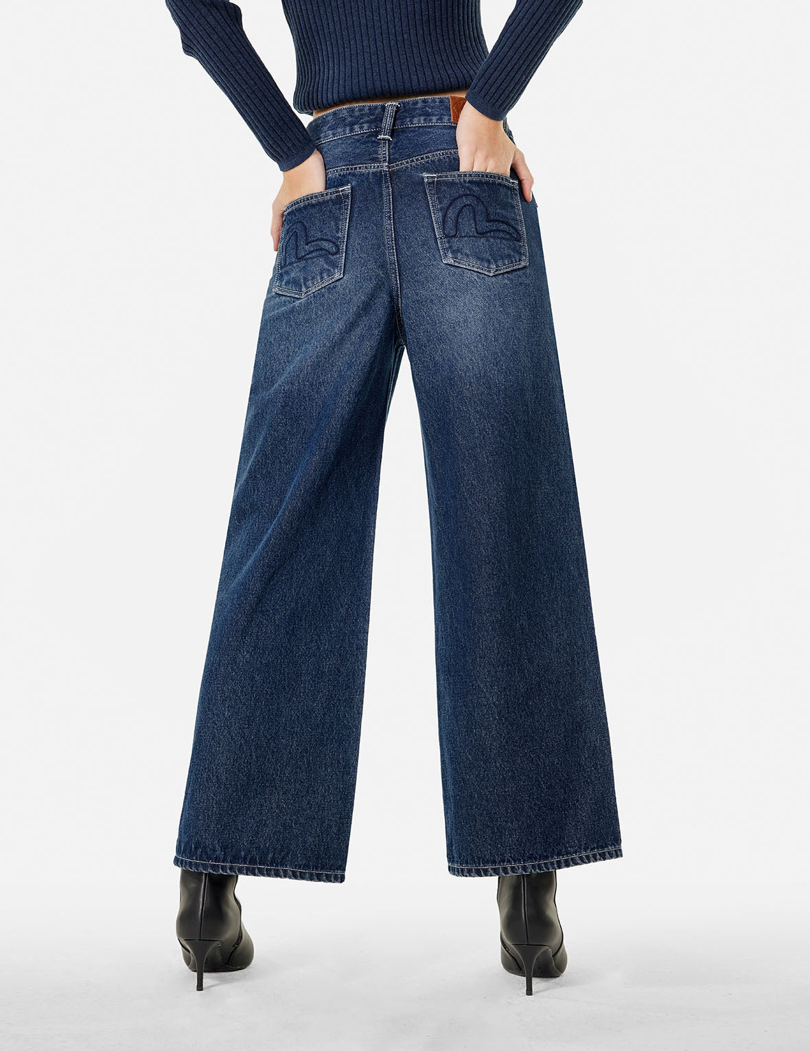 蝶とカモメ刺繍ワイドレッグジーンズ – EVISU