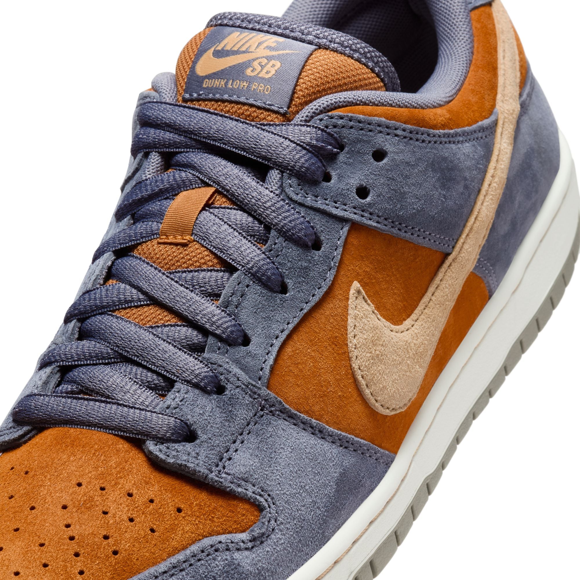Nike SB Men Dunk Low Pro Shoes – Extra Butter