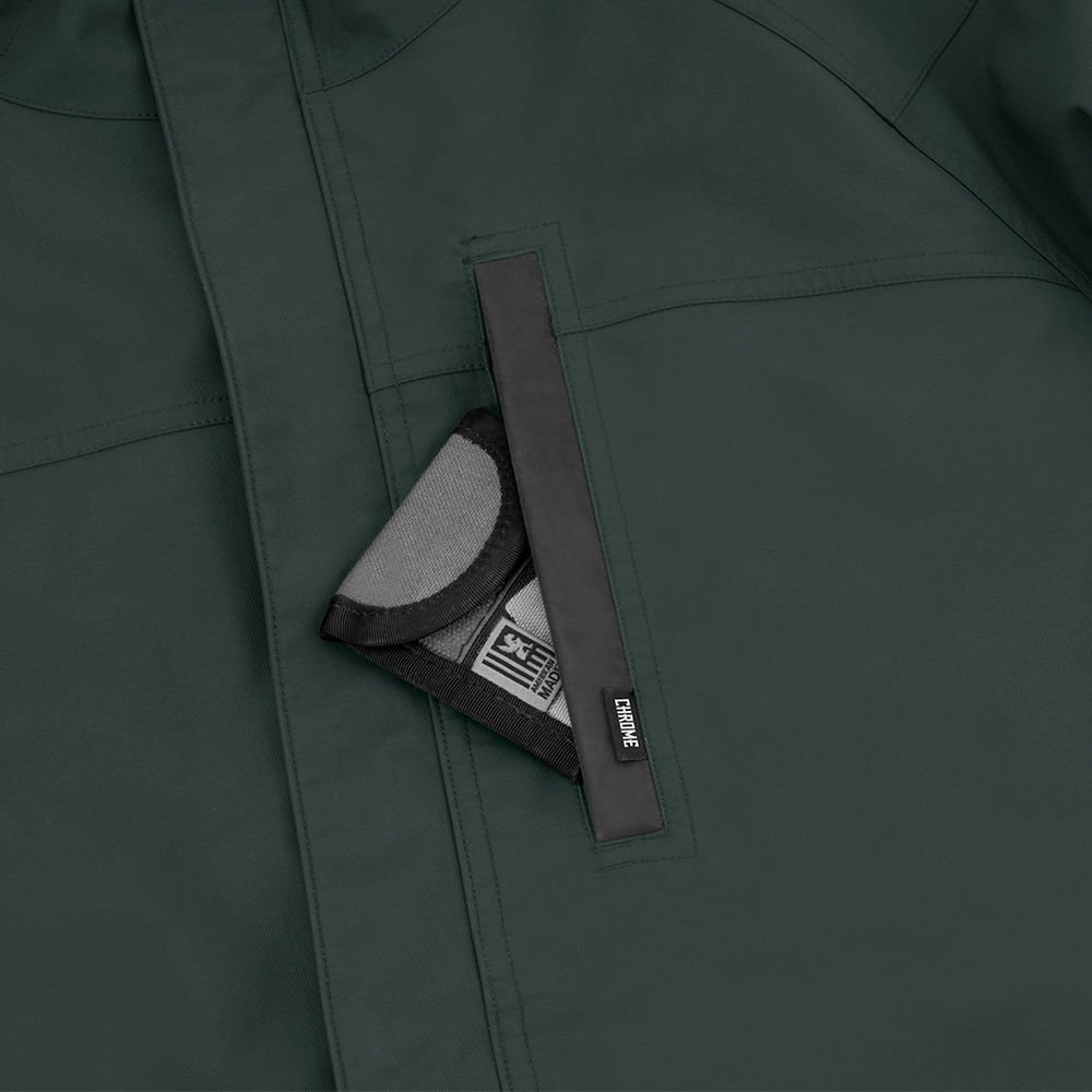 CHROMEから、完全防水、防寒機能を搭載した「STORM INSULATED PARKA