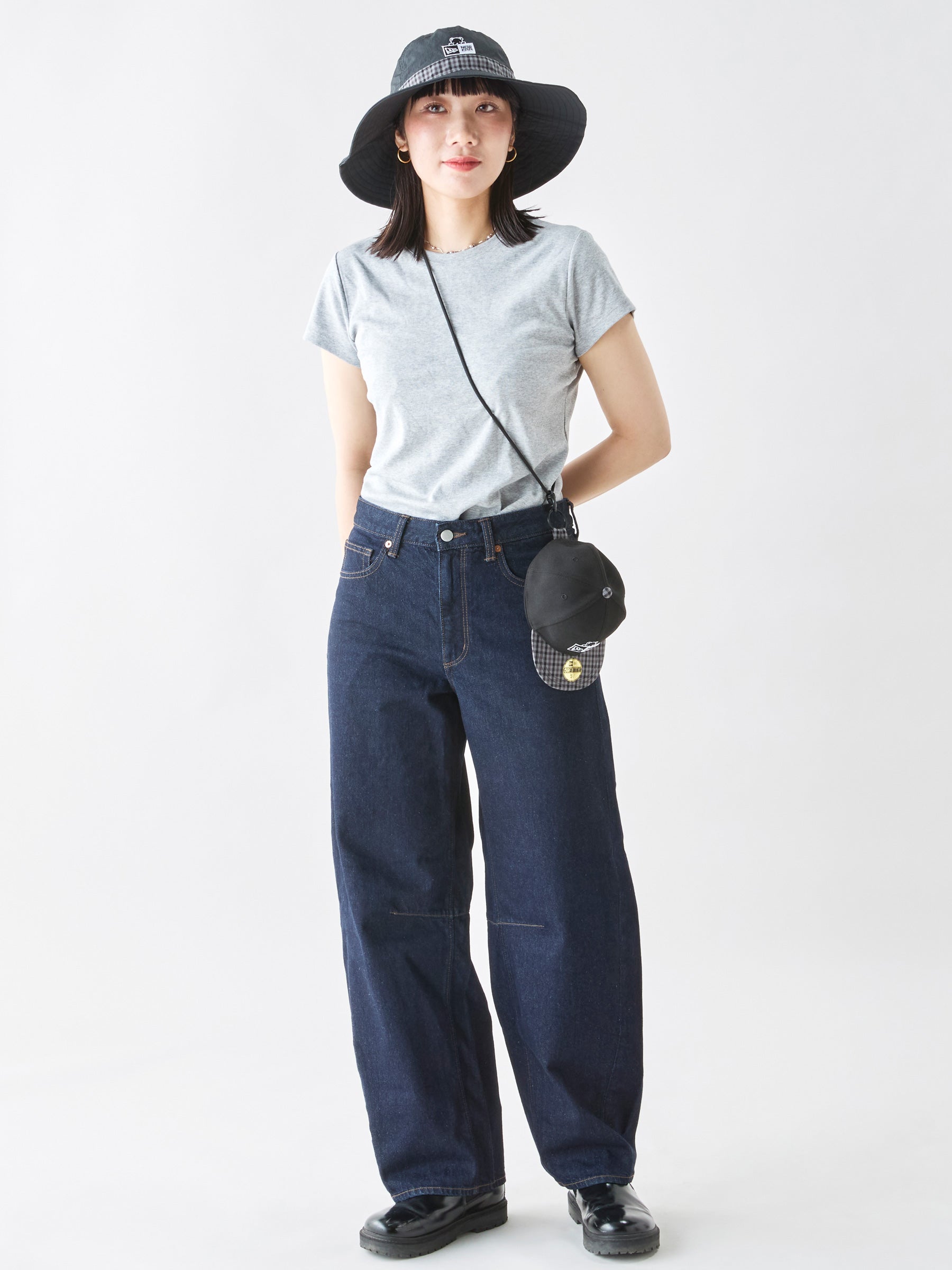 ポシェット〈NEW ERA® × familiar〉 | ファミリア公式サイト