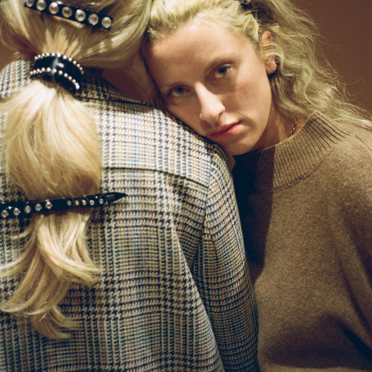 J＆M デヴィッドソンからヘアアクセサリーが登場、スタッズをあしらっ