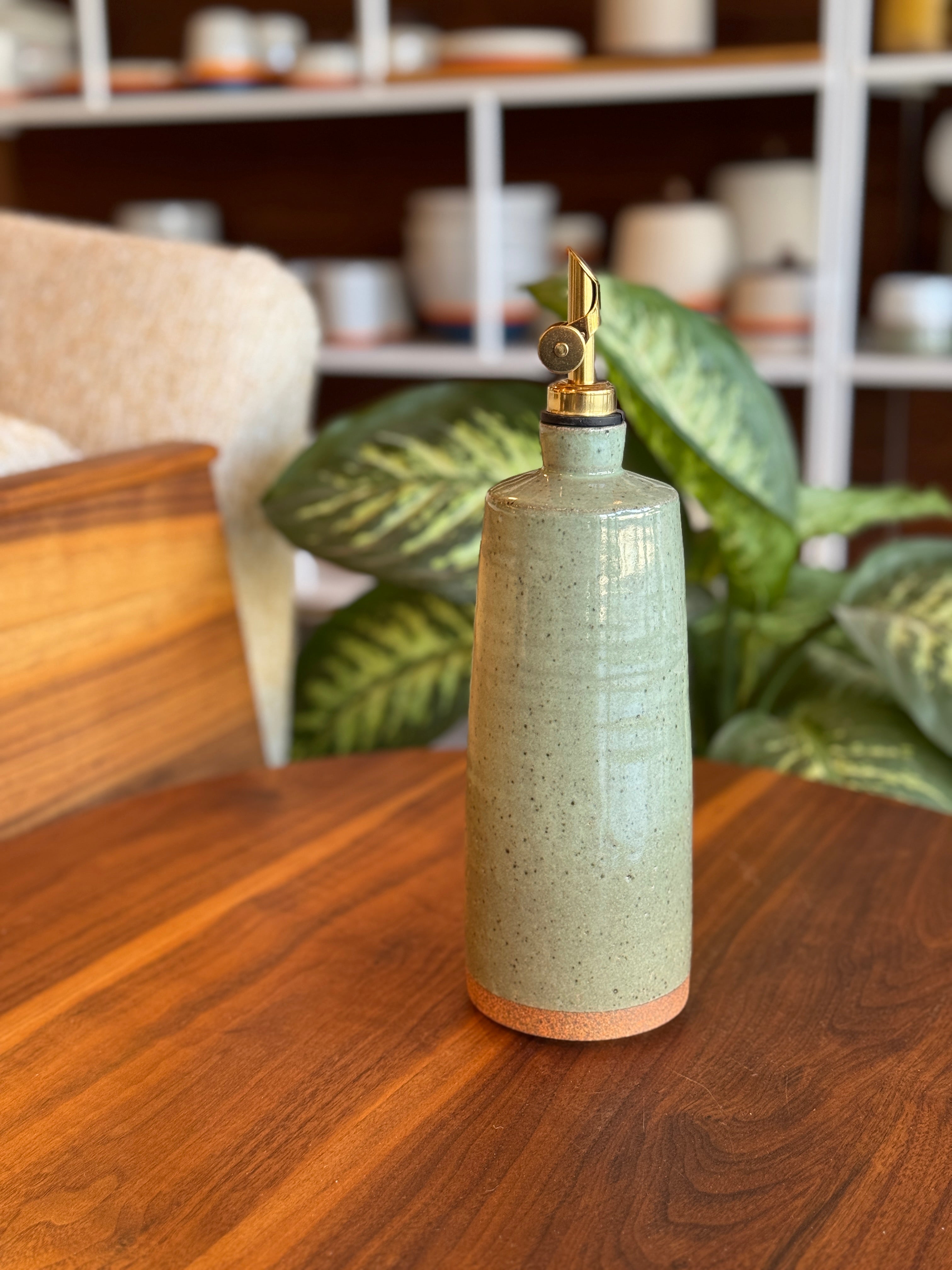 Tribeca Oil Pourer – Fenway Clayworks