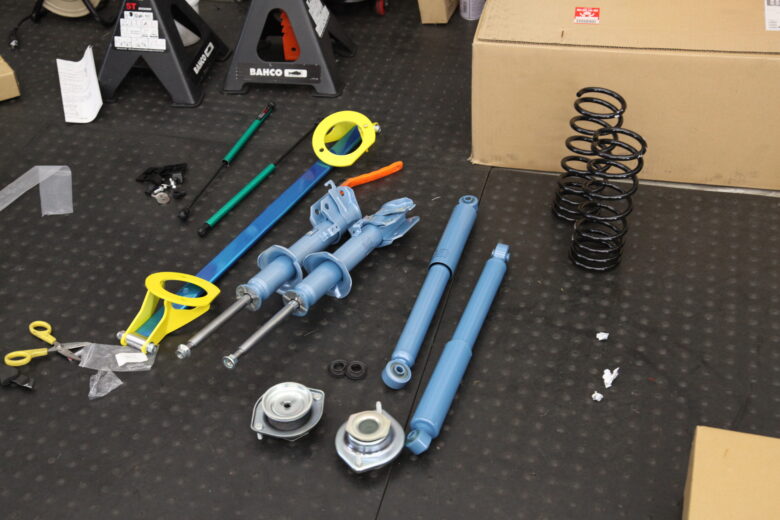 ミラ L700 KYBショック+RS-Rダウンサスの取り付け - カー用品持込