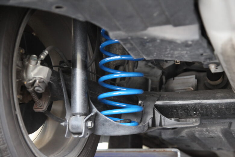 CR-Z ZE1 エスペリアダウンサス取り付けと四輪アライメント - カー用品