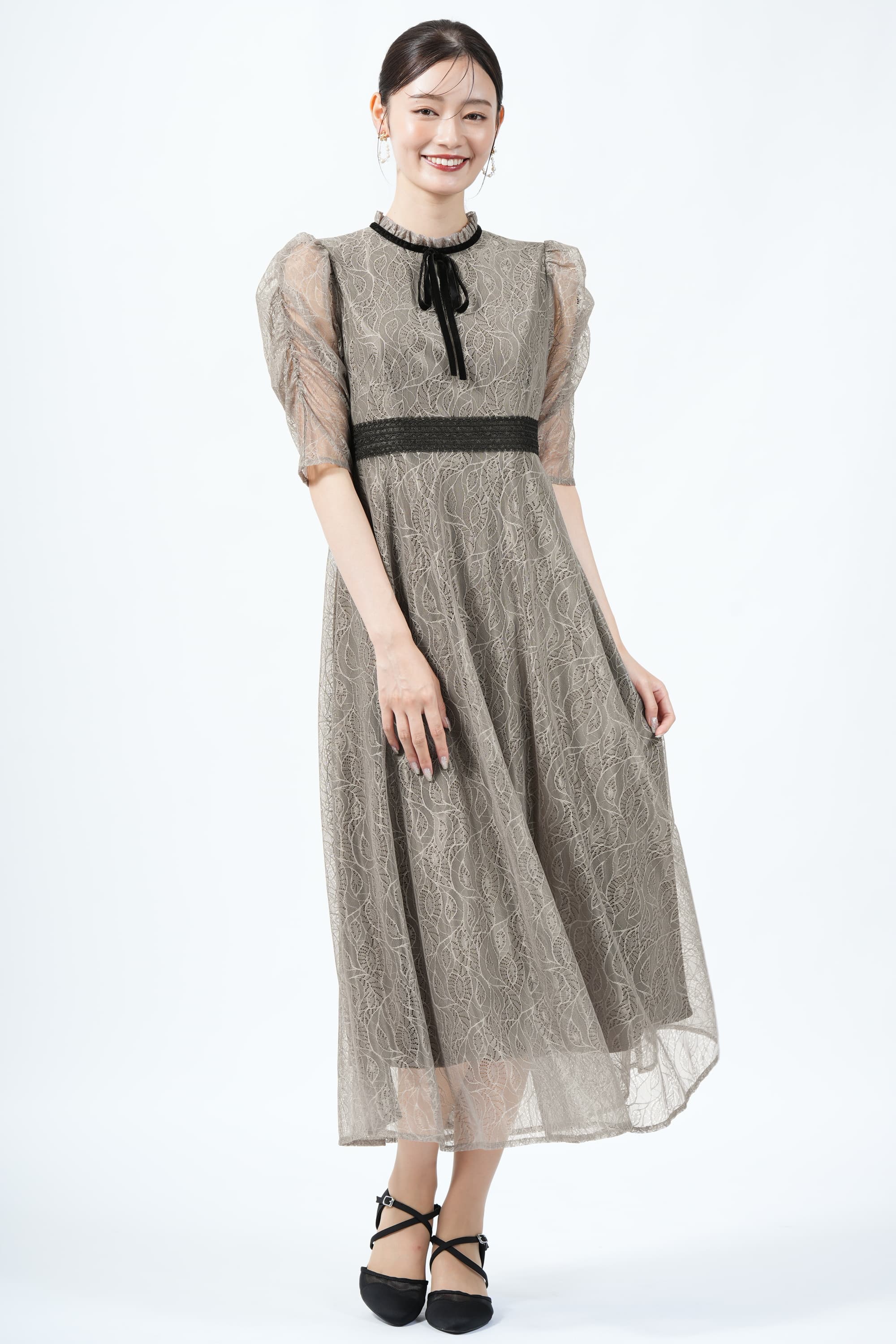 LEJA ベロアネックリボン総レースグレードレス (S) をレンタル - 結婚