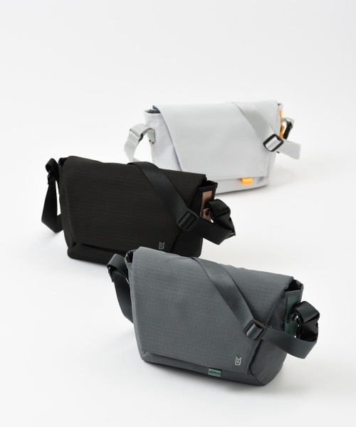 Hutte メッセンジャーバッグ S ライトグレーの通販 | BRUNO online