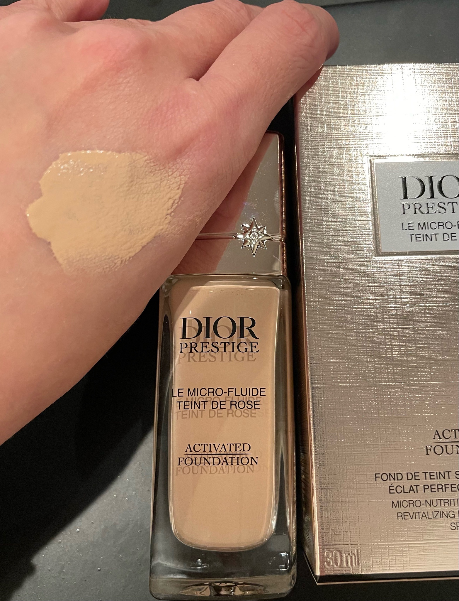 ディオール / プレステージ ル マイクロ フルイド タン 0.5N