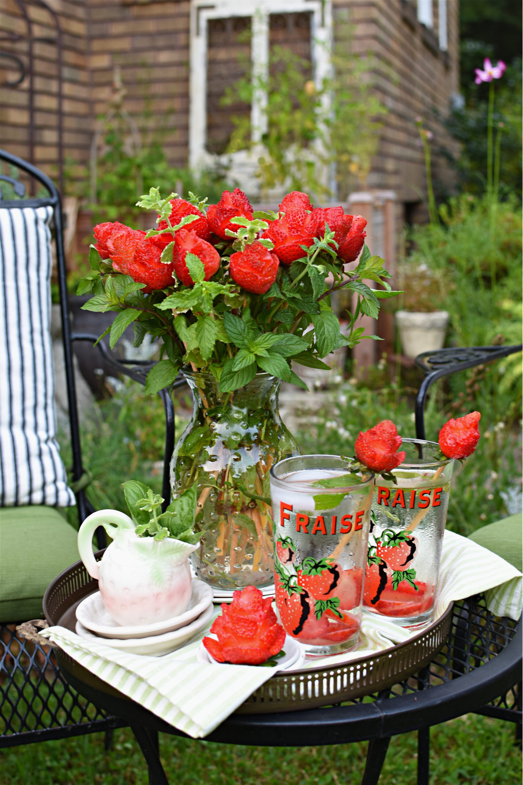 Follow The Yellow Brick Home - How to make an Elegant and Edible