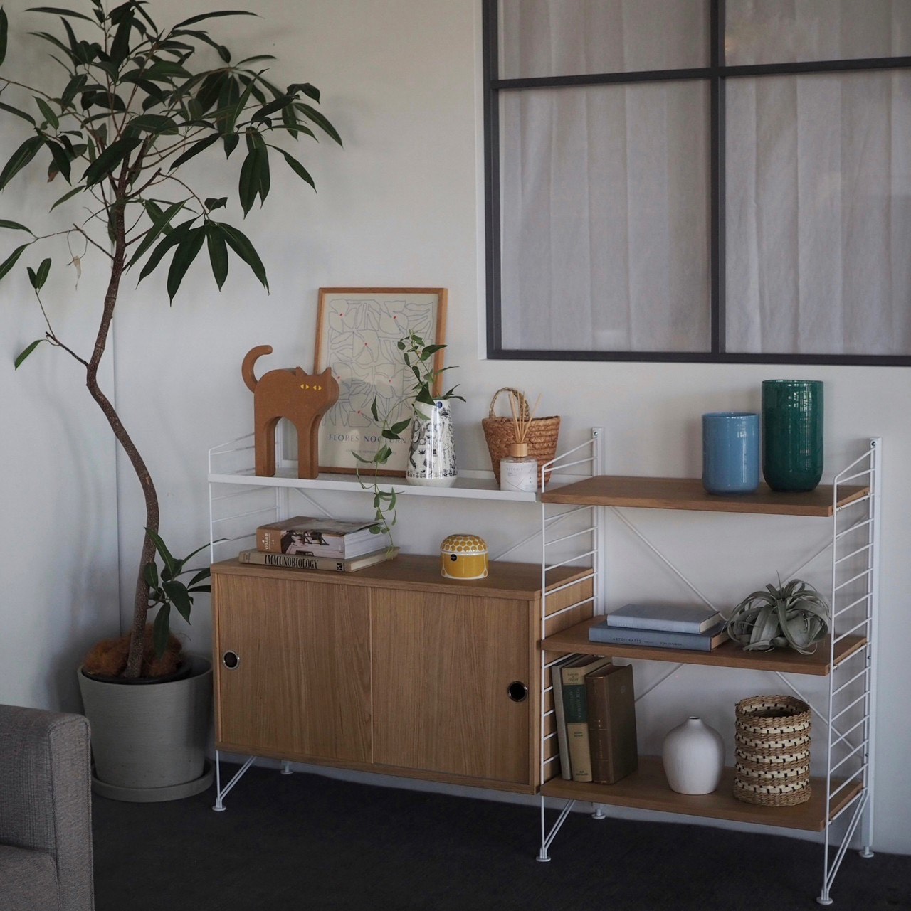 自立式のSTRINGフリースタンドシェルフ | FORESTA with ACTUS®