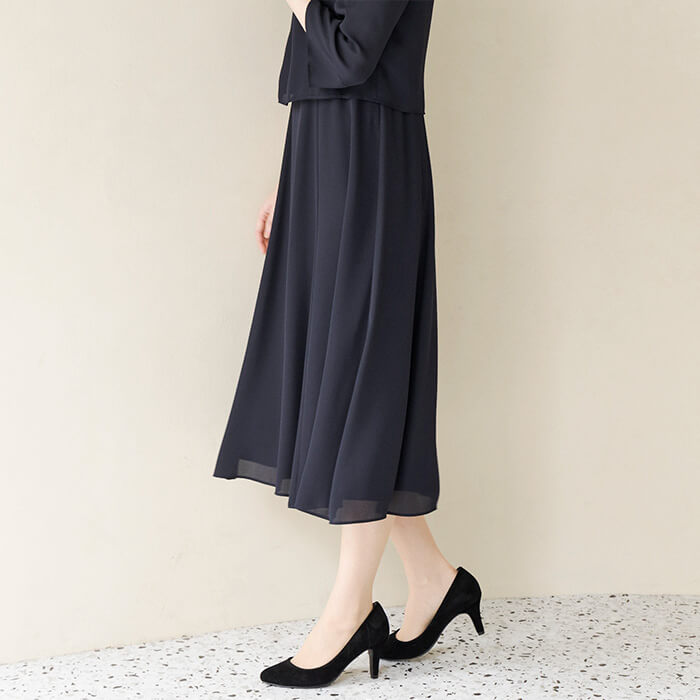 シンプルで上品な定番ネイビースーツ 13号・ネイビー｜東京ソワール